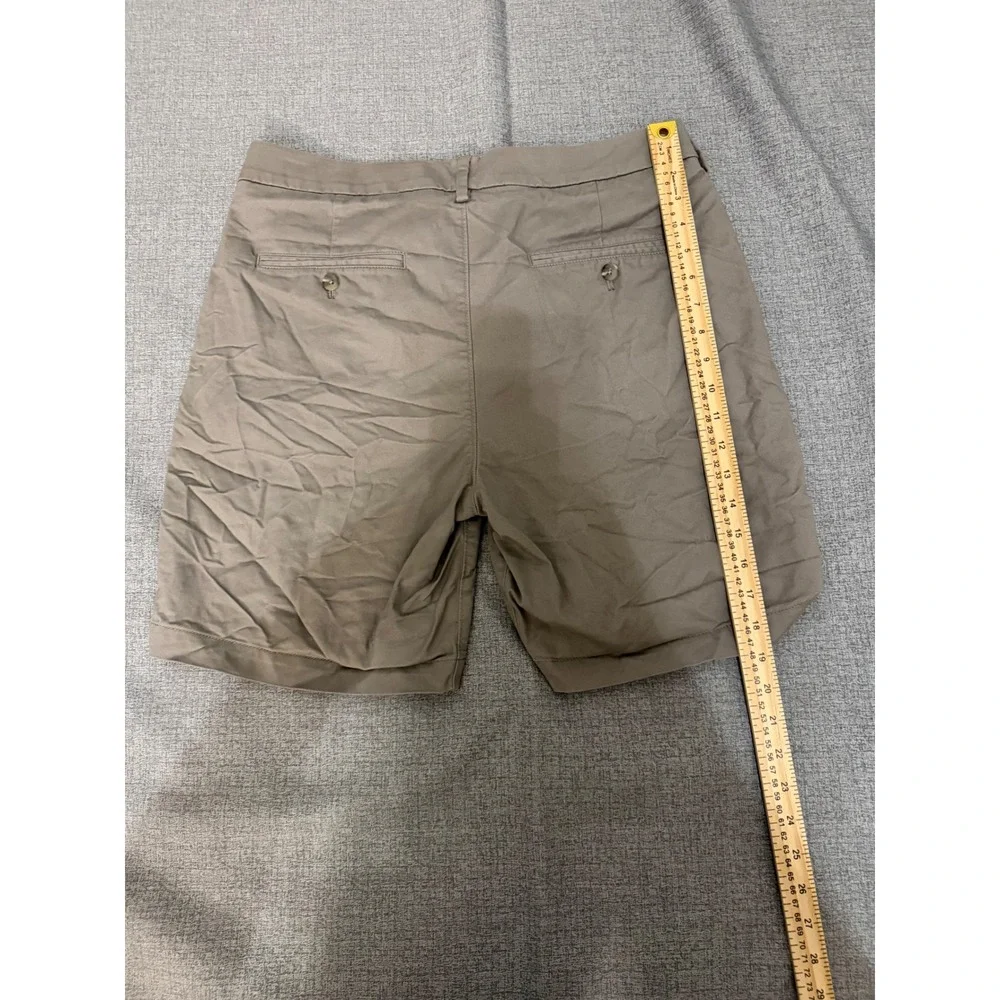 Express Men Slim Fit Chino Shorts Khaki Tan Above the Knee 8 Inch Inseam Size 32